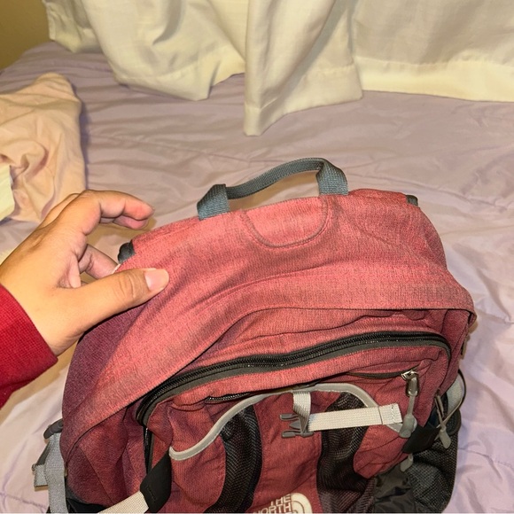 North face back pack - Picture 3 of 8